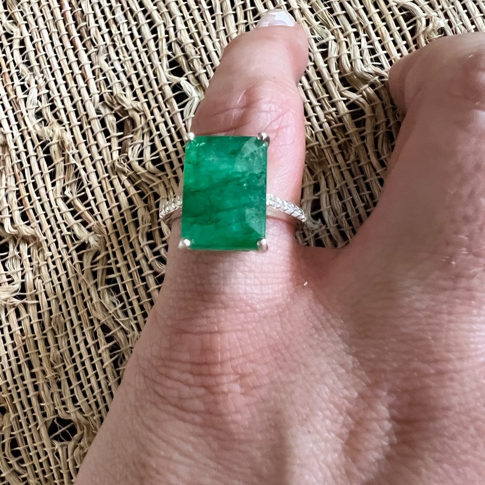 Emerald Solitaire Ring w/Diamond Accents